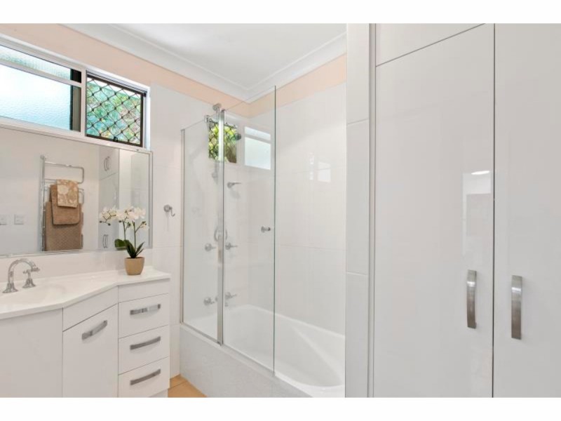 11 Bauhinia Terrace, The Range QLD 4700